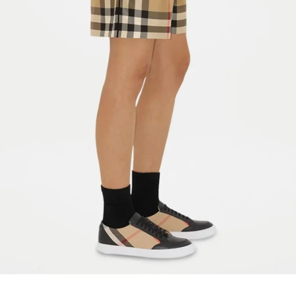 NIB Burberry New Salmond Women's Sneakers # 94703913-- Size 7.5 - Picture 11 of 13